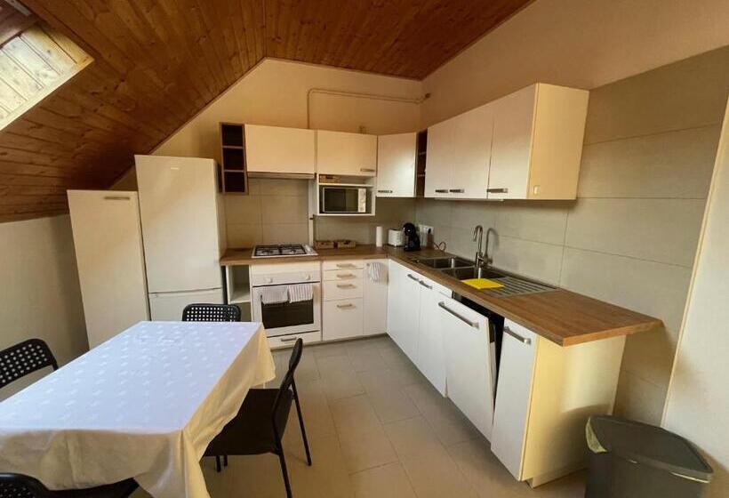 膳宿费 Várlak Vendégház