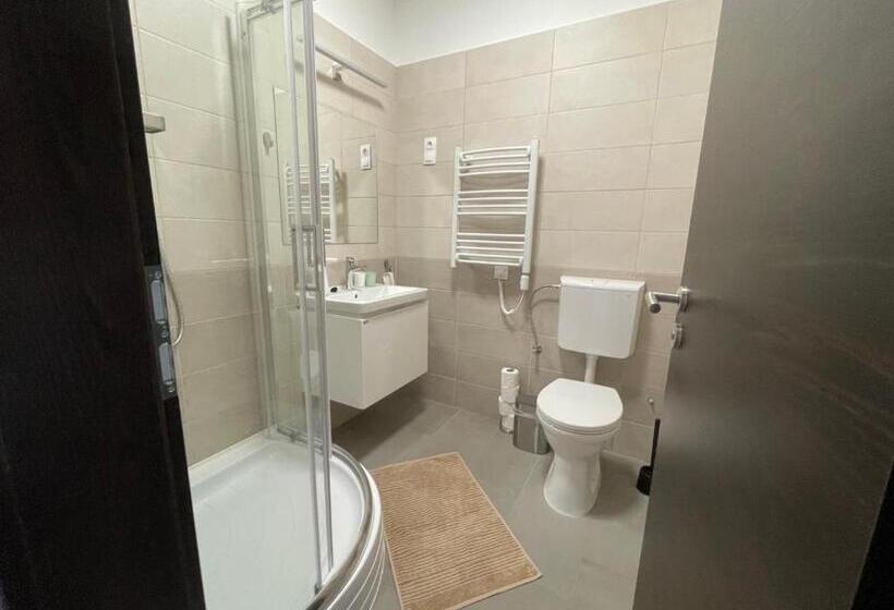 膳宿费 Várlak Vendégház