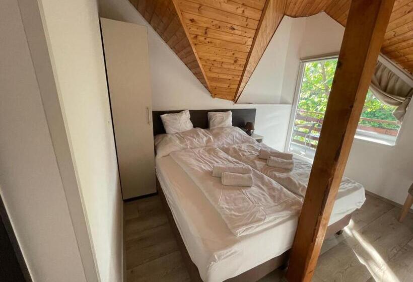 膳宿费 Várlak Vendégház