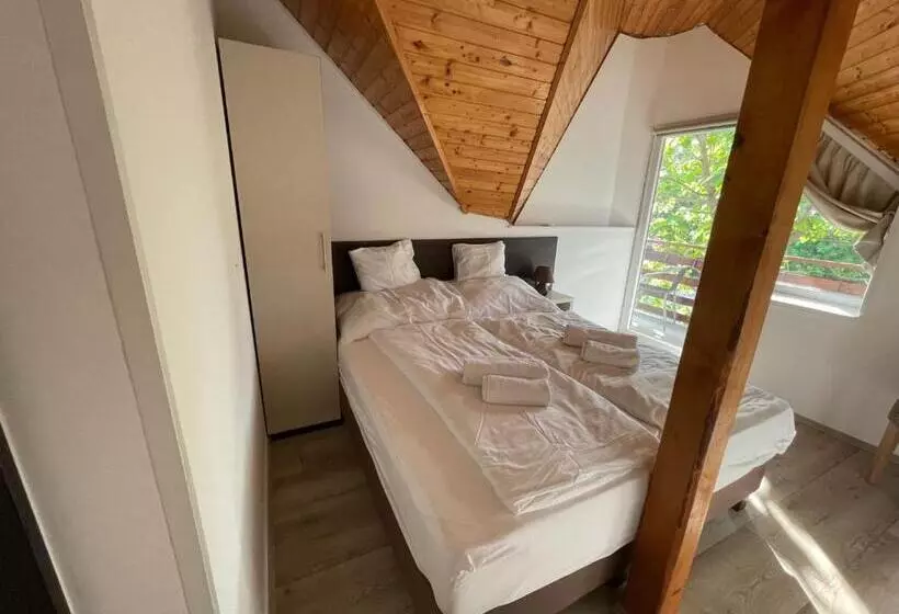 ペンション Várlak Vendégház