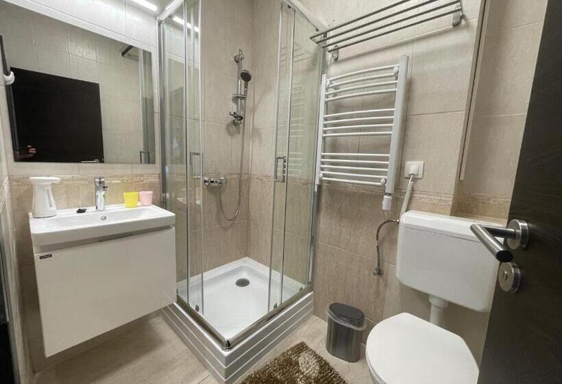 膳宿费 Várlak Vendégház