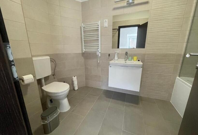 膳宿费 Várlak Vendégház