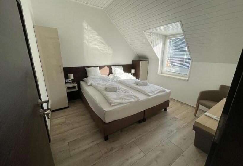 膳宿费 Várlak Vendégház