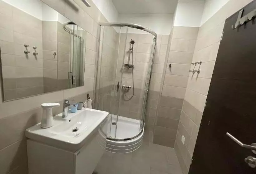 ペンション Várlak Vendégház