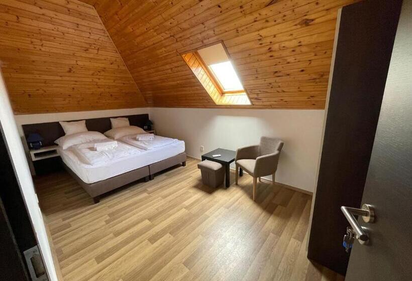 膳宿费 Várlak Vendégház