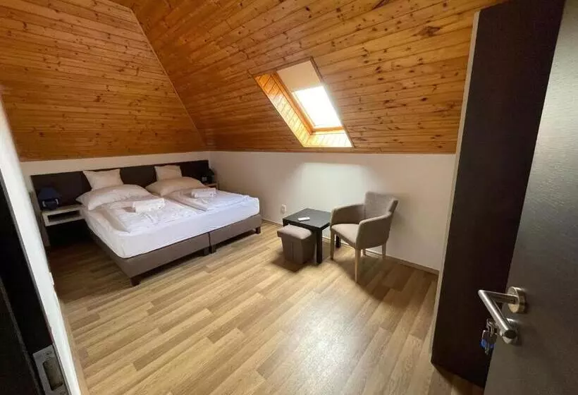 ペンション Várlak Vendégház