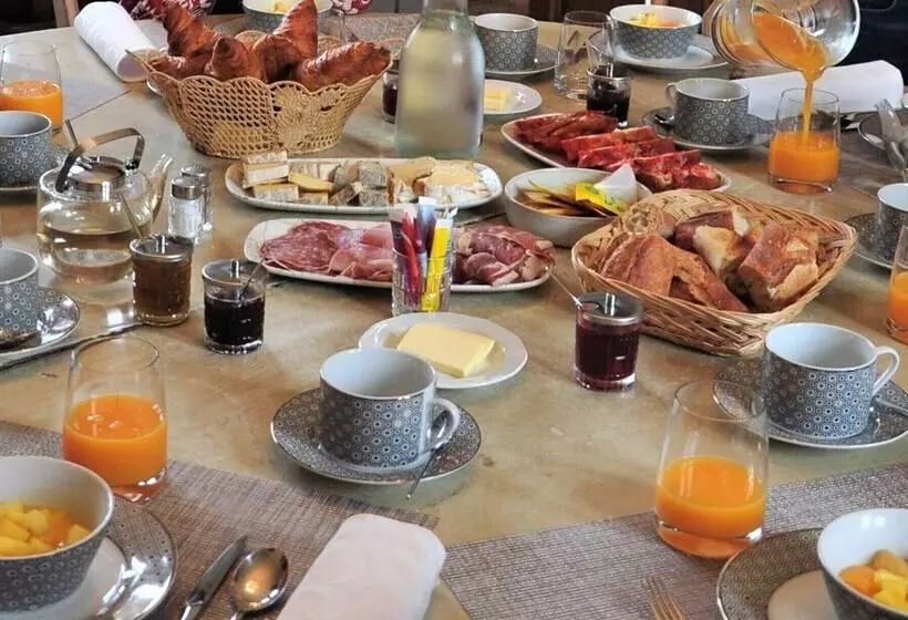 Aamiaismajoitus (B&B) Château Origny De Neuvy