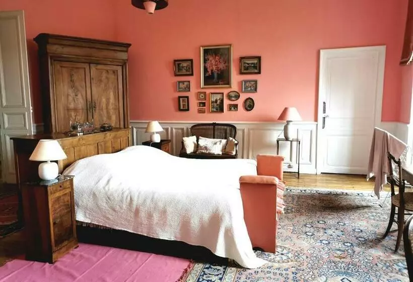 ベッドアンドブレックファースト Château De Chasseneuil Sur Bonnieure