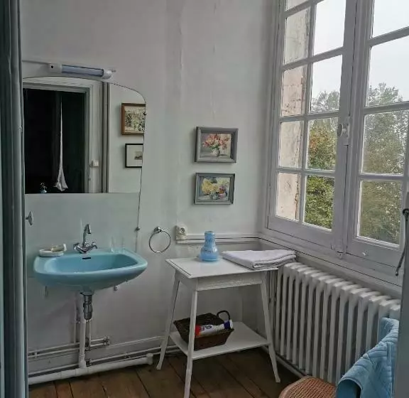 ベッドアンドブレックファースト Château De Chasseneuil Sur Bonnieure
