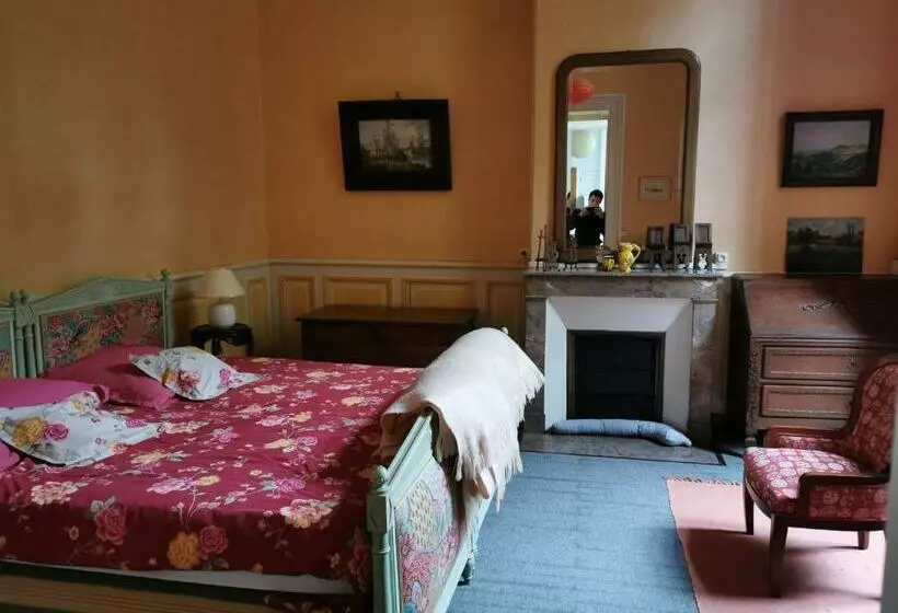 ベッドアンドブレックファースト Château De Chasseneuil Sur Bonnieure