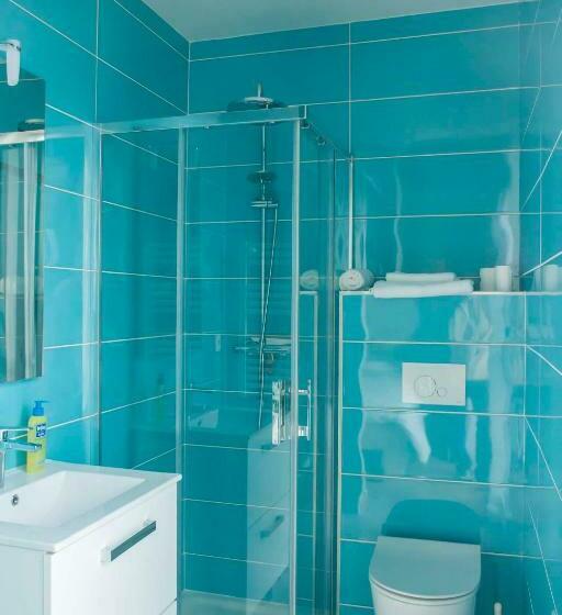 تختخواب و صبحانه Une Chambre à L Economat