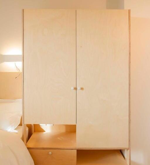 تختخواب و صبحانه Une Chambre à L Economat