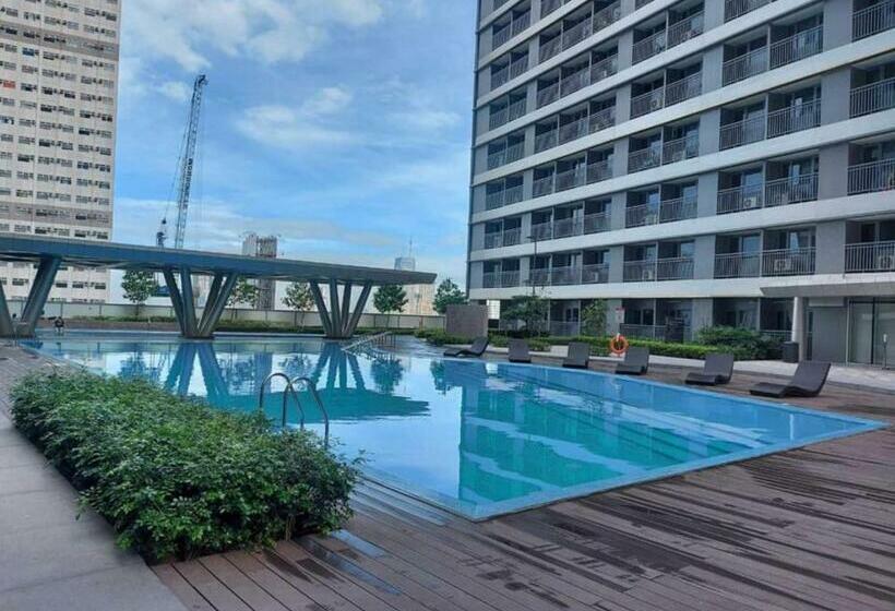 پانسیون Staycation