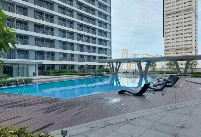 پانسیون Staycation