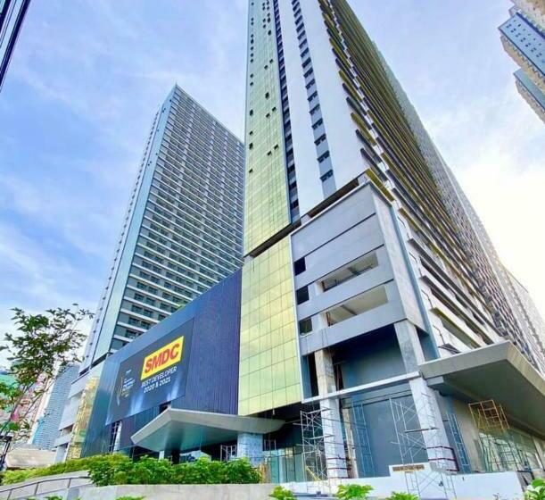 پانسیون Staycation