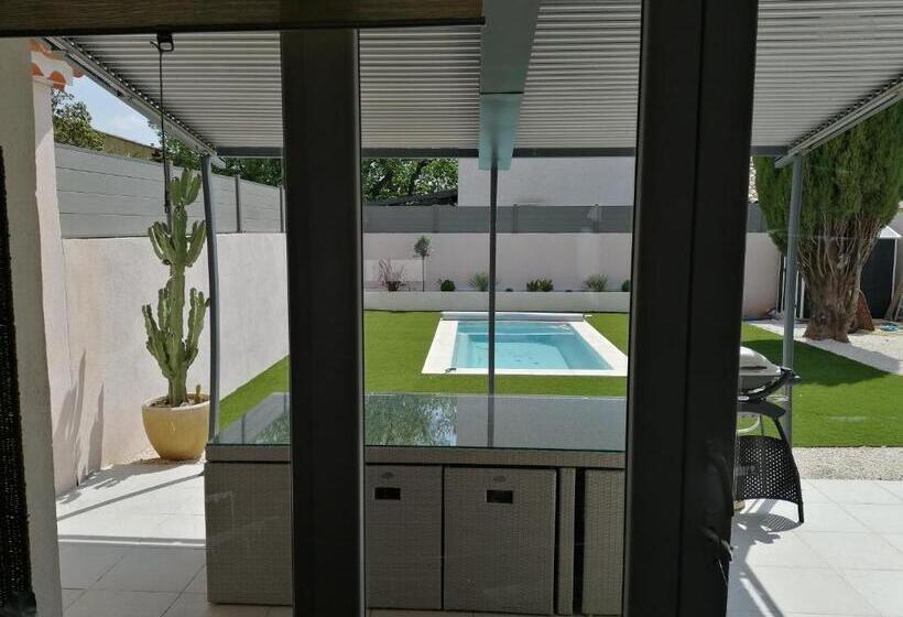 مبيت وإفطار Jas Dou Felibrige