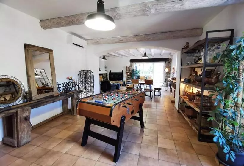 ベッドアンドブレックファースト Le Moulin Du Temps  Chambres Et Lounge Bar Au Bord De La Rivière