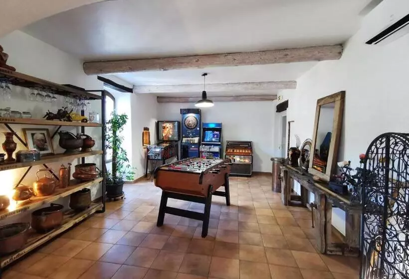 ベッドアンドブレックファースト Le Moulin Du Temps  Chambres Et Lounge Bar Au Bord De La Rivière