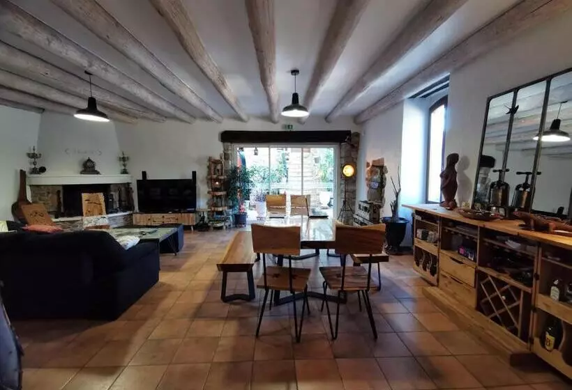 ベッドアンドブレックファースト Le Moulin Du Temps  Chambres Et Lounge Bar Au Bord De La Rivière