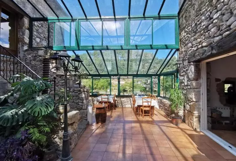 ベッドアンドブレックファースト Le Moulin Du Temps  Chambres Et Lounge Bar Au Bord De La Rivière