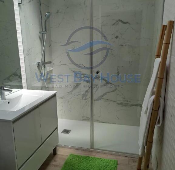 Пансион West Bay House