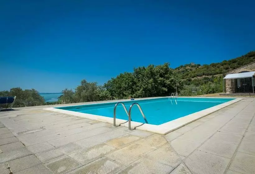 Poloturisticoumbria Rustico Con Piscina Vista Lago