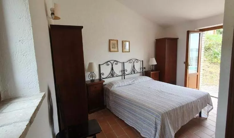 Poloturisticoumbria Rustico Con Piscina Vista Lago
