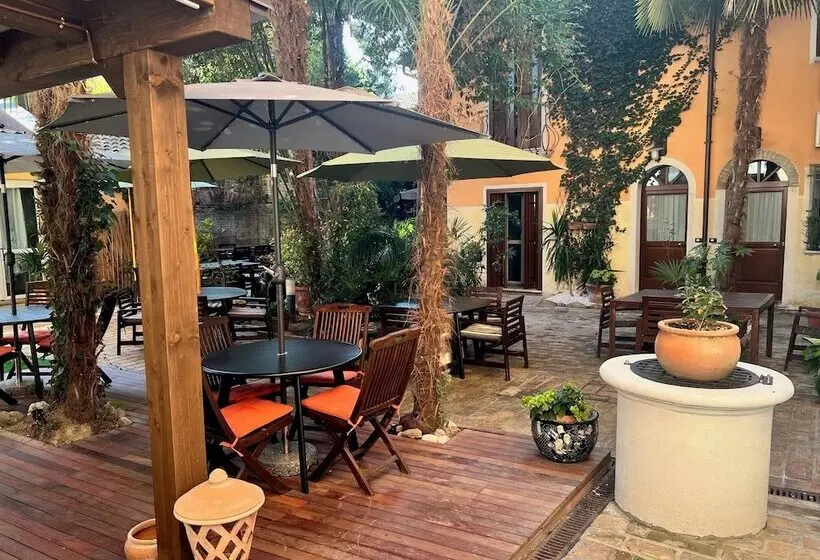 تختخواب و صبحانه A Casa Di Paola Suite