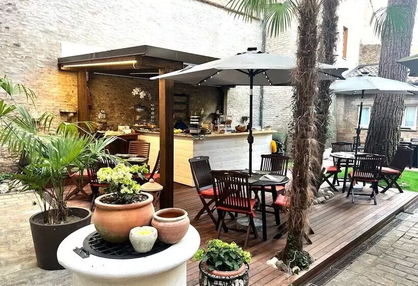 تختخواب و صبحانه A Casa Di Paola Suite