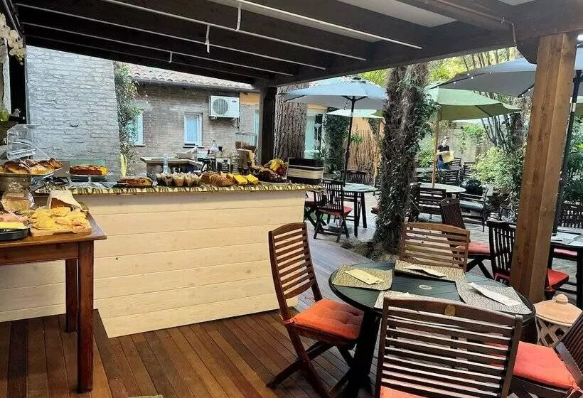 تختخواب و صبحانه A Casa Di Paola Suite