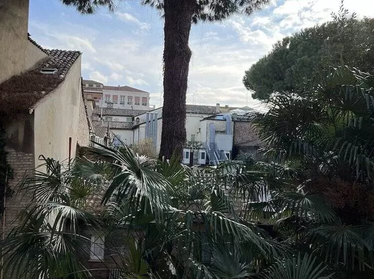 تختخواب و صبحانه A Casa Di Paola Suite