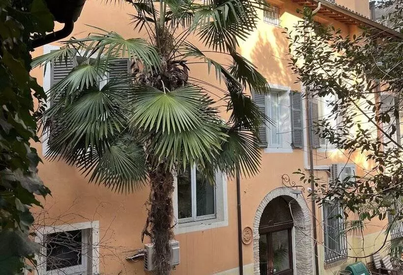 تختخواب و صبحانه A Casa Di Paola Suite