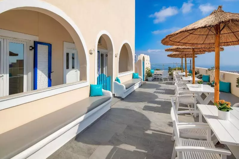 هتل Alizea Villas & Suites