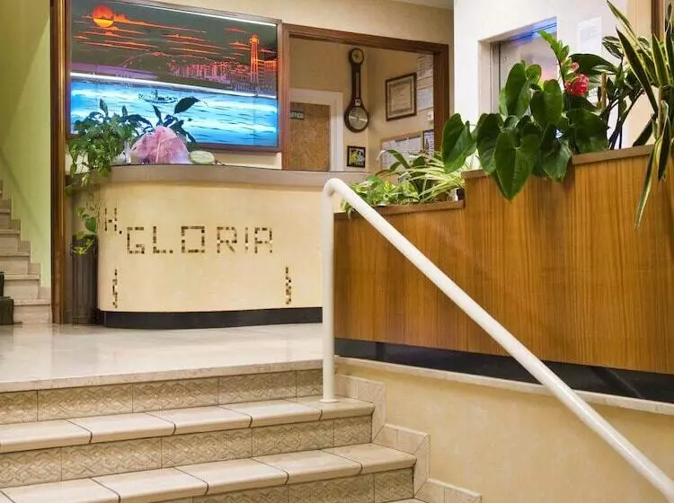 Отель Gloria