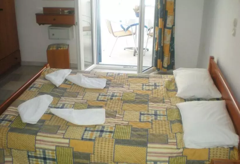 Rea Sun Hotel Studios Apartments