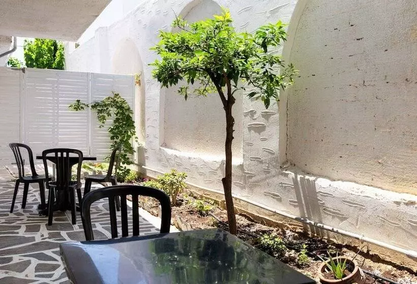 Stratos Apartments & Studios