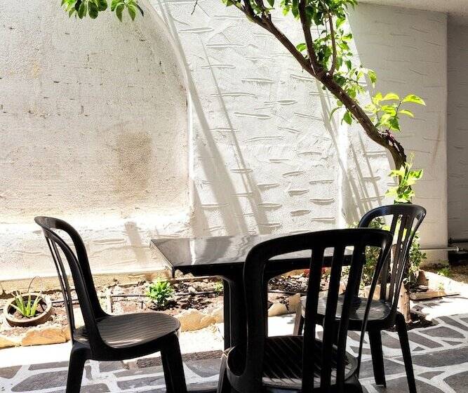 Stratos Apartments & Studios