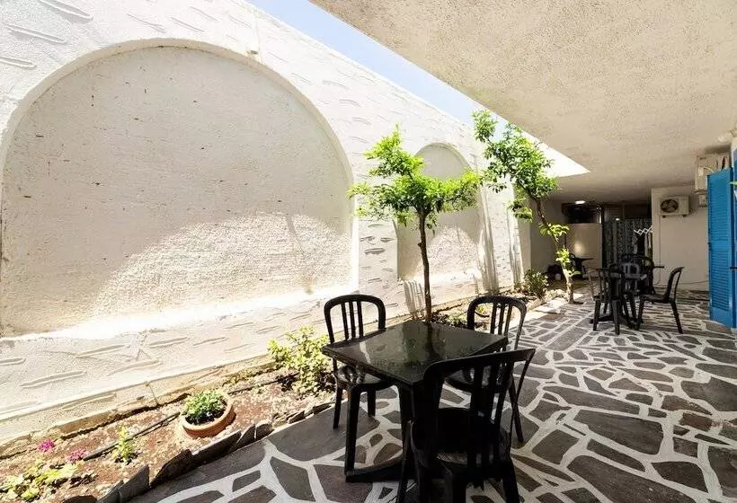 Stratos Apartments & Studios