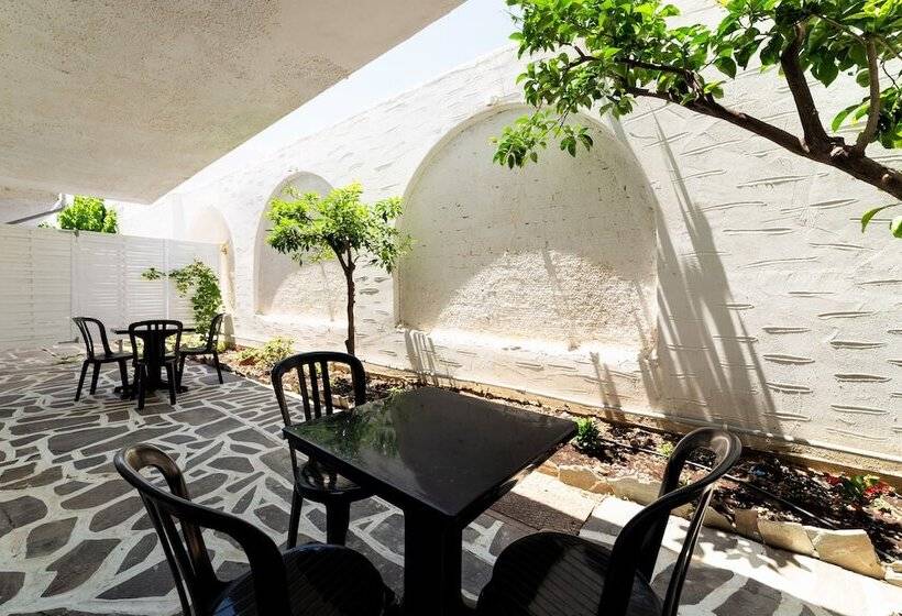 Stratos Apartments & Studios