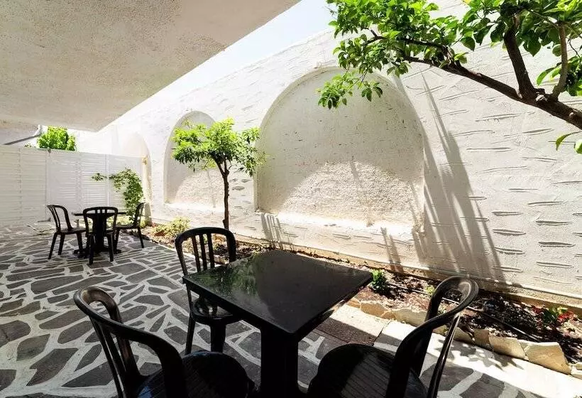 Stratos Apartments & Studios