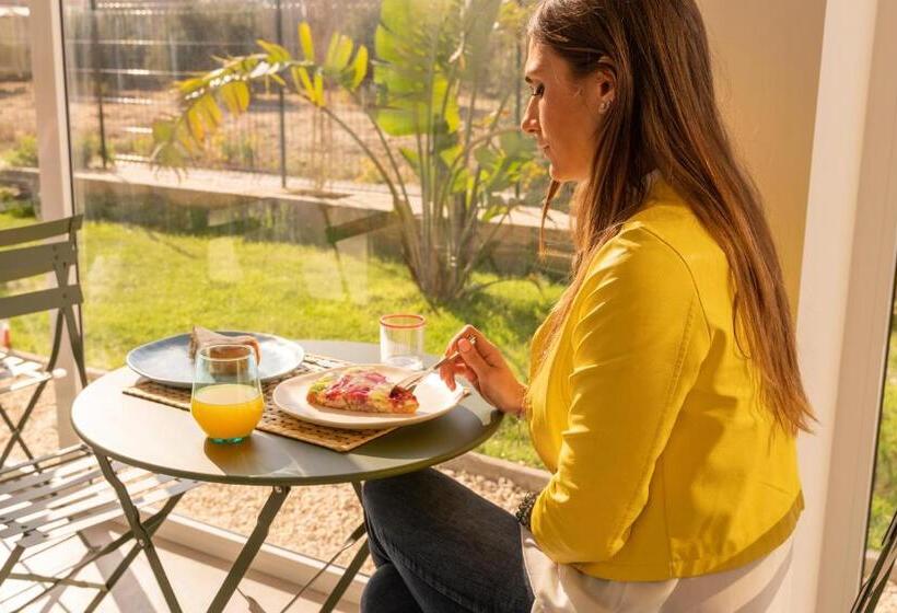 مبيت وإفطار Marezè