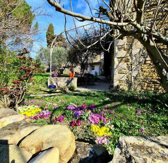 مبيت وإفطار Mas Redortier