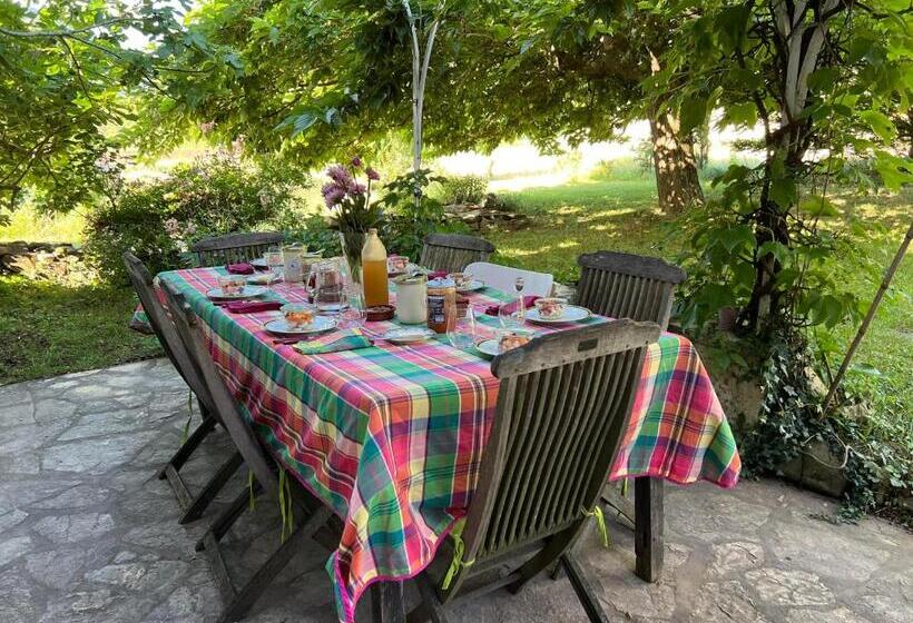 مبيت وإفطار Mas Redortier