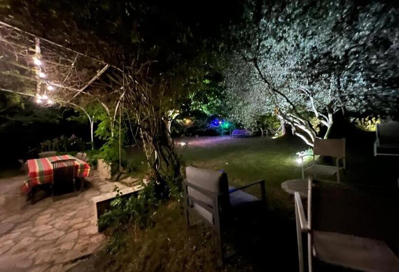 مبيت وإفطار Mas Redortier