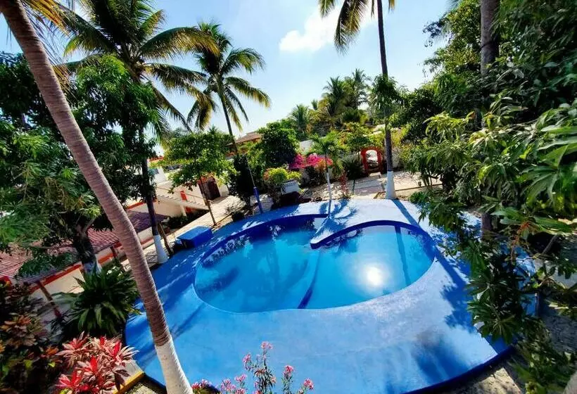 Hotelli Oasis Melaque