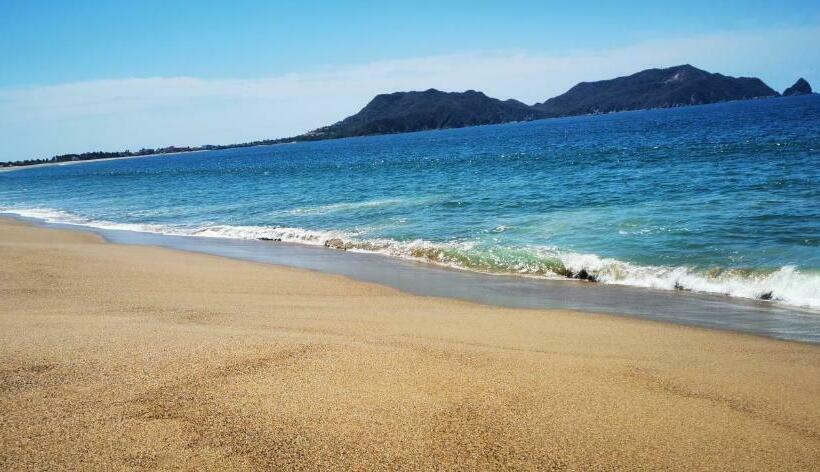 Отель Oasis Melaque