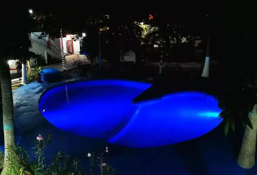 Hotelli Oasis Melaque