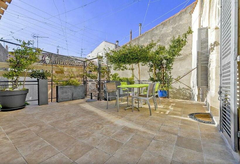 פנסיון Maison Capucine