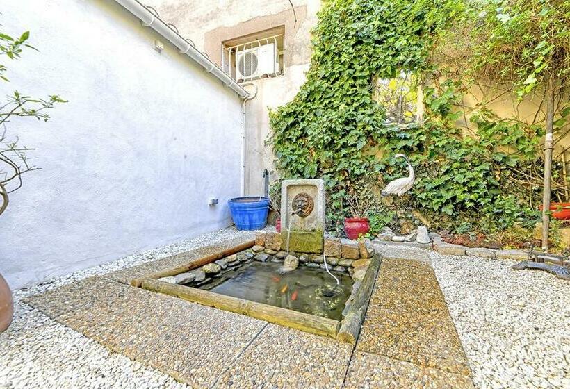 פנסיון Maison Capucine