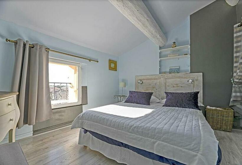 פנסיון Maison Capucine